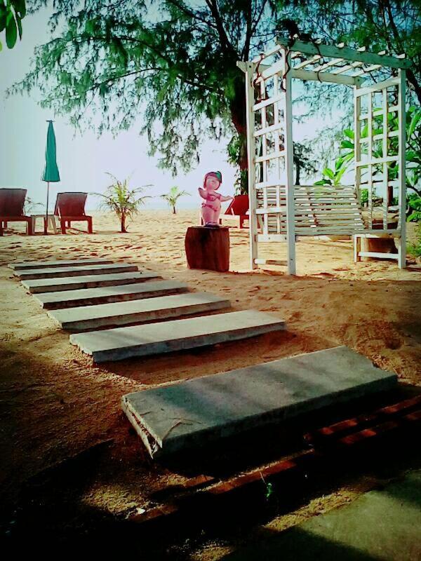 Had Lamae Resort Ban Pak Nam Lamae Buitenkant foto
