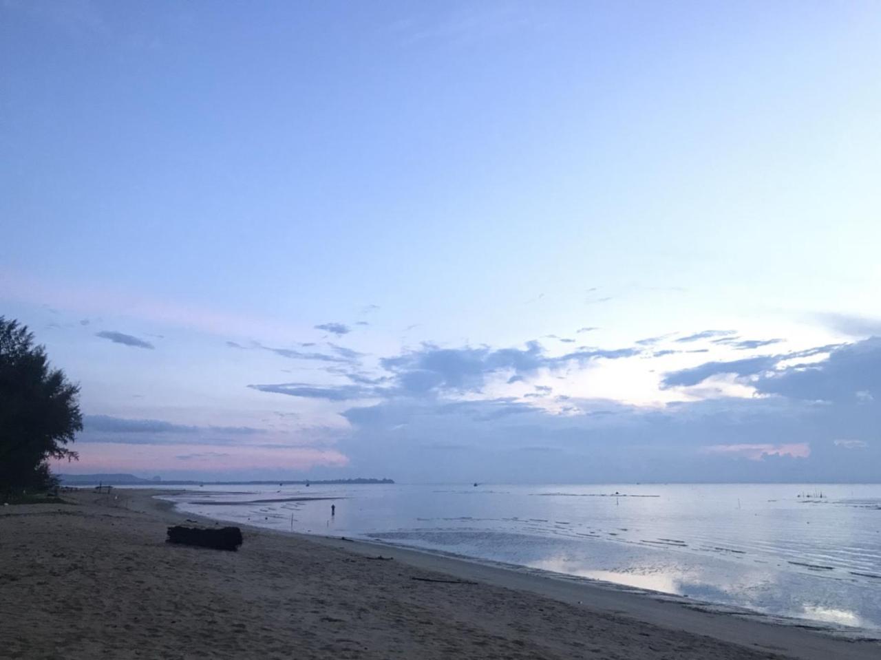 Had Lamae Resort Ban Pak Nam Lamae Buitenkant foto